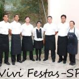 Churrasqueiro, garçom e copeira
