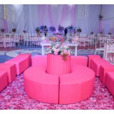 Aluguel de puffs e mobiliários para eventos.