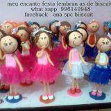lembrancinhas de biscuit