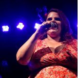 Cantora - Rainy Ághata - Voz e Violão ou Banda