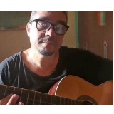 Um cantinho, um violão...