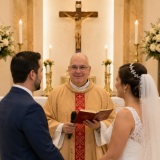 Padre Catolico Celebrante Religioso
