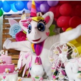 Unicórnio cosplay personagens vivos festa infantil