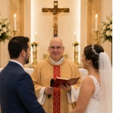 Padre Catolico Celebrante Religioso