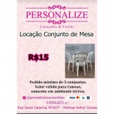 Mesas e cadeiras