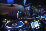 6 <b><b>Dica</b>s</b> para <b>Contratar</b> o Melhor em DJ, Luz, Som e Imagem