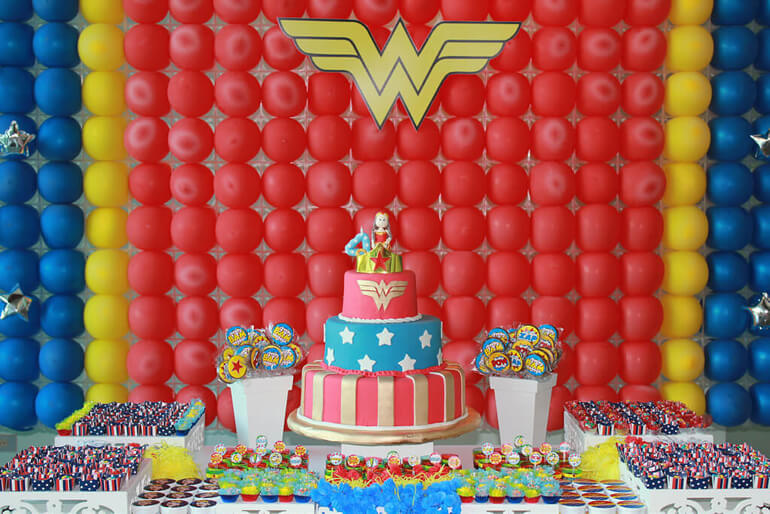 https://drive.google.com/open?id=1-VPXIlH4qdyVK85y0qTdd4y0EXYqGbKr Você gosta de festas temáticas e está em dúvida sobree como dar uma festa especial para a criançada? Então você está no lugar certo. Neste post vamos falar de temas de festas incríveis para arrasar no dia das crianças. Use um desses temas, escolha um lugar mágico, coloque muitos brinquedos para os pequenos e pronto! O sucesso da sua festa está garantido. Unicórnios https://drive.google.com/open?id=1nQ-yOW5NpuzHW6CaWRRO2k7eV7xQDZPI Unicórnios são lindos, fofos, as crianças adoram e com certeza vão amar uma festa de dia das crianças com esse tema. Eles são lindos e estão por toda a parte: em mochilas, cadernos, calçados, copos e podem ser utilizados em tudo, inclusive em temas de festas maravilhosos. E, para combinar com as cores do tema da festa, que tal colocar um carrinho de algodão doce? As crianças vão adorar! Chapeuzinho Vermelho https://drive.google.com/open?id=1D9aH76_dFkpfyvQ2a3N7nFHrlK2fkLr6 Neste conto de fadas, a protagonista é uma menina de chapéu vermelho que vai visitar a avó e leva uma cesta de doces. Ela é surpreendida e atacada pelo lobo mau. Esse é um dos temas de festas clássicos e pode ser perfeito para a decoração infantil de uma festa de dia das crianças incrível. E o que não pode faltar numa festa de Chapeuzinho Vermelho? Isso mesmo, cestinha de doces. Mickey Mouse https://drive.google.com/open?id=1QHn0j-wgN0xKRyQuOfDwLSf84N-TWLDS Esse ratinho, o personagem mais famoso da Disney, é amado por todas as crianças, sendo um dos temas de festas mais pedidos mundo afora. O foco é ter as cores que remetem ao personagem nos painéis decorativos. Use muito do preto, vermelho e branco. Essa festa de dia das crianças será simplesmente o máximo. Madagascar https://drive.google.com/open?id=1_QJrGUTUC3TGNpGkaPCpC_PYmRzkerYM Um leão, uma zebra, uma girafa e uma hipopótama. Ah, claro, uma turma de pinguins cheios de mistérios e planos secretos e um grupo de lêmures completamente alucinados. Esses personagens são o segredo da Saga Madagascar. Filmes de sucesso entre o público infantil, vão transformar qualquer festa em um sonho para toda criança. Que tal colocar personagens vivos, para fazer desse sonho, realidade? Hora da aventura https://drive.google.com/open?id=1lm5L1sYwpIY9tKYS_2qPz7gnwNiuIFyN A série segue as aventuras de Finn, um garoto humano aventureiro e o seu melhor amigo e irmão adotivo Jake, um cão com poderes que lhe permitem alterar a forma e tamanho conforme a sua vontade. Mais um tema que fará sucesso com a garotada no dia das crianças. Você ainda pode abrilhantar a festa, disponibilizando a pintura facial dos personagens. Moana https://drive.google.com/open?id=1ii2ZQ27FHG3kJljSyHNt_CtzIonHVjsm Moana é uma corajosa jovem, filha do chefe de uma tribo na Oceania. Querendo descobrir mais sobre seu passado e ajudar a família, resolve partir em busca de seus ancestrais, habitantes de uma ilha mítica que ninguém sabe onde é. Acompanhada pelo lendário semideus Maui, Moana começa sua jornada em mar aberto, onde enfrenta terríveis criaturas marinhas e descobre histórias do mundo natural. Outro dos temas de festas incríveis para você bombar sua festa. Essa animação tem uma trilha musical maravilhosa que cativará adultos e crianças, sendo perfeita para a festa. Escolha entre temas de festas incríveis: dia das crianças Agora que você já está por dentro dos melhores temas de festas para o dia das crianças, pode organizar a festa mais incrível já vista pelos seus convidados. Gostou das dicas? Comenta aí para a gente saber.