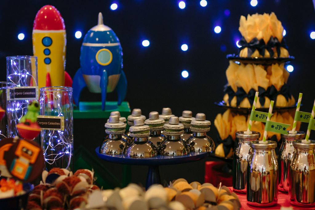 Temas de eventos incríveis: Festa no espaço