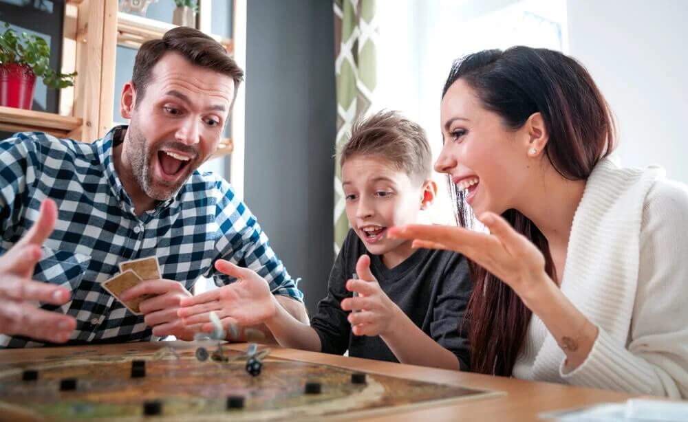 Como divertir crian&ccedil;as em casa