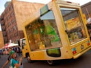 Midias Moveis OOH Outdoor movel e Vitrine Movel