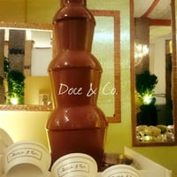 Nossa máquina grande com 01 metro de fonte do nosso delicioso chocolate ao leite Belga.