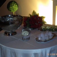 MESA DE APOIO NA FRENTE DA IGREJA