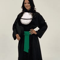 Temos também aluguel de becas para formatura de diversas cores