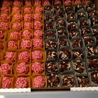 Doces Finos/Brigadeiro e Bicho de Pé
