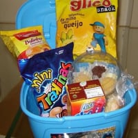Baú para festa escolar.