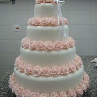 Bolo 4 Andares com Rosas Cor de Rosa