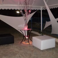 Entrada Mesa com Arranjo em Vime e Malha ao fundo
