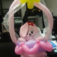 Criação de embalagens de presentes como cestos de balões.