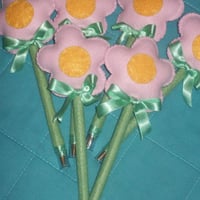Caneta flor em feltro