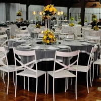 Cadeiras de ferro locadas para casamento em Asteka Blumenau