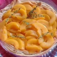 TORTA FOLHADA DE LOMBINHO COM PÊSSEGO