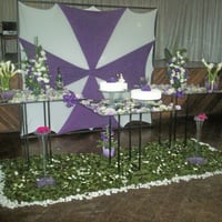 DECORAÇÃO MESA DE VIDRO EM ROXO