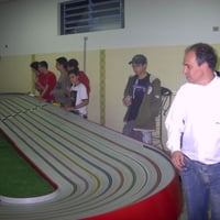 DE OLHO NA PISTA