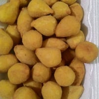 Temos salgadinhos congelados a R$19,90 o cento de salgados, e R$ 26,00 salgados fritos.
Salgados a