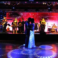 Dança dos noivos com Banda