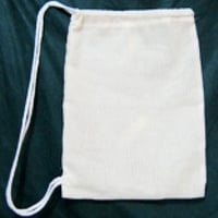 saco mochila 25x35 em algodão cru com alça em algodão branco