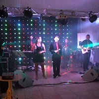 Banda D´Classe tocando Românticas