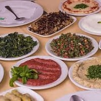 Ofereça um maravilhoso buffet de comida árabe em sua festa. Se preferir, faça sua encomenda.