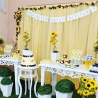 Mesa Girassol Amarela e Marrom