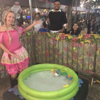 Espaço Baby (tatame, cercadinho e brinquedos)
Gangorras
Piscina de bolinhas
Cama elástica
Tombo