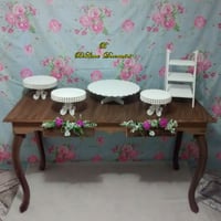 LOCAÇÃO: R$125,00: Kit c/ 6 Peças. MESA LINDA com GAVETINHAS
1 Mesa 1,50 c/ DUAS Gavetinhas, 3 Ban