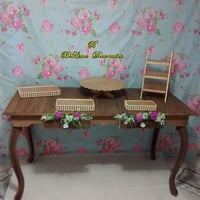 LOCAÇÃO:R$125,00: Kit c/ 6 Peças. Rústico/Dourado
1 MESA LINDA/1,50 com DUAS Gavetinhas, 3 Bandeja