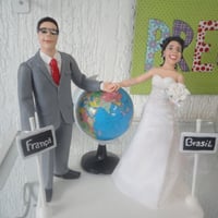 Noivos de mãos dadas