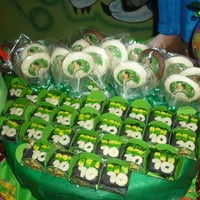 DOCINHO MODELADO E PIRULITO DO BEN 10