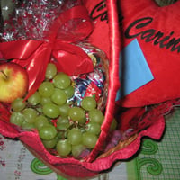 cesta de chocolate com fruta media