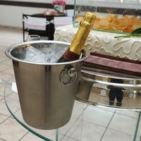 locação de utensilios em inox, balde de gelo, bandejas pra salada, bandeja de garçon, tigelas