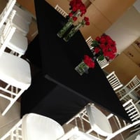 Cadeiras tiffany e mesas exclusivas