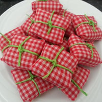 Brownie embalado com tecido. Tema da festa: Pizzaria.