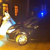 Chegada da noiva em carro de luxo
