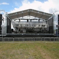 Palco 12x08 de alumínio