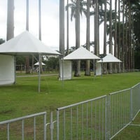 Tendas 03x03 com fechamento no fundo