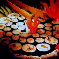 Comida japonesa no shoping Grande Rio, em São João de Meriti, RJ.