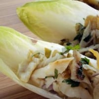 Endivia com Lascas de Bacalhau