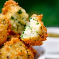 Bolinho de arroz (comida de boteco)