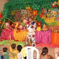 A FESTA TÁ ROLANDO COM AS BRINCADEIRAS DO NOSSO PALHAÇO!