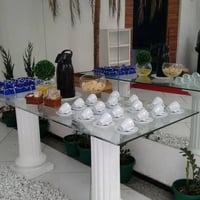 Mesa de café e petit fours